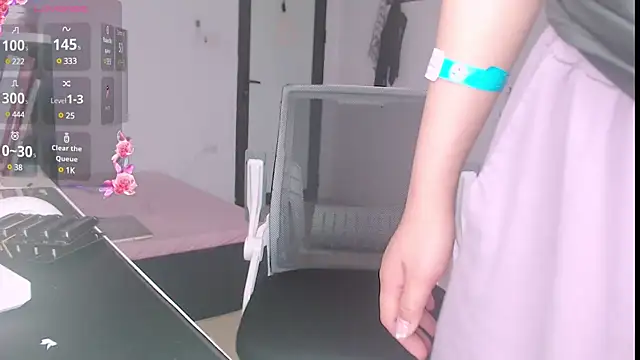 Snapshot of Shyn__ chatting on March 2, 2025, 10:03 am Shyn online show from March 2, 2025, 10:03 am