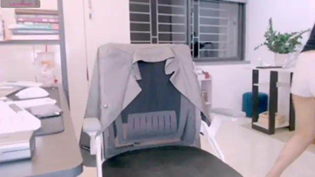 Snapshot of Shyn__ chatting on September 24, 2025, 1:47 pm Shyn online show from September 24, 2025, 1:47 pm