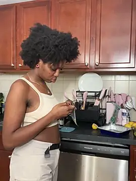 mochamimi online show from October 25, 2025, 9:31 pm