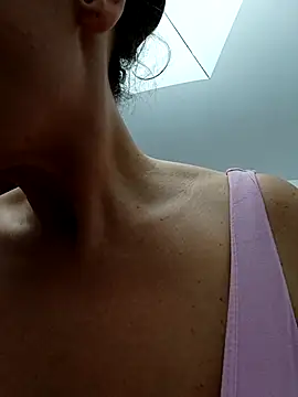 Snapshot of RebeccaNoble chatting on November 4, 2025, 12:59 pm RebeccaNoble online show from November 4, 2025, 12:59 pm