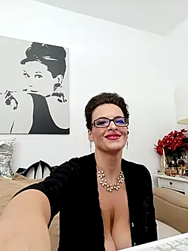 Snapshot of RebeccaNoble chatting on November 16, 2025, 5:18 pm RebeccaNoble online show from November 16, 2025, 5:18 pm