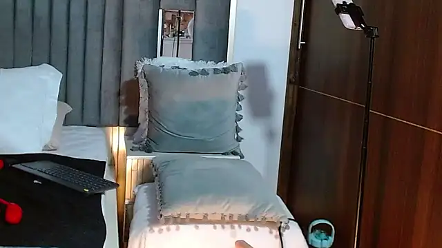 NatyTaylor online show from January 30, 2025, 10:19 pm