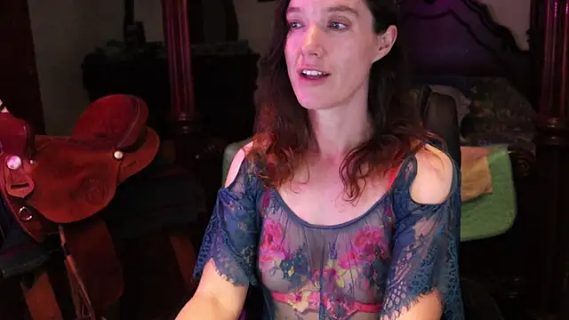 Snapshot of thornburyrose chatting on September 26, 2025, 1:42 am thornburyrose online show from September 26, 2025, 1:42 am