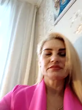 JennyOMay online show from December 5, 2025, 4:43 am