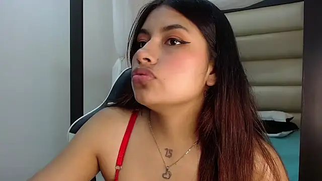 ChantalPetit online show from September 9, 2025, 6:07 pm