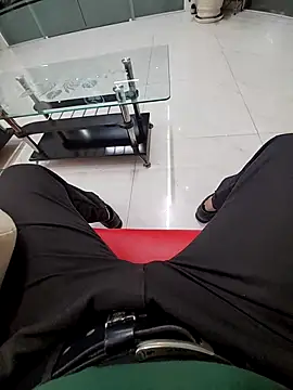 Snapshot of chaunguyen1993 chatting on December 16, 2025, 10:42 am chaunguyen1993 online show from December 16, 2025, 10:42 am