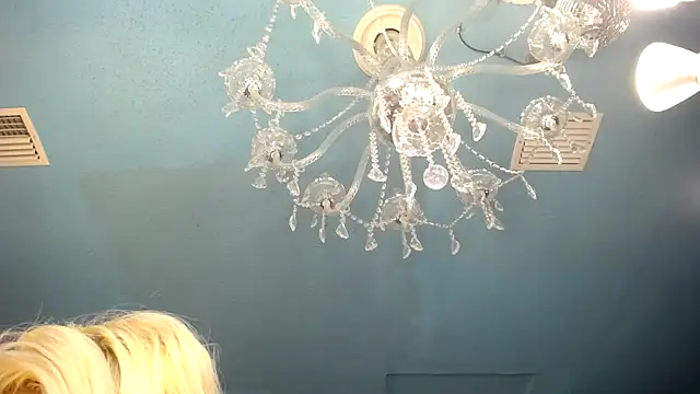 ADRIANNA FOX online show from February 20, 2025, 10:27 am