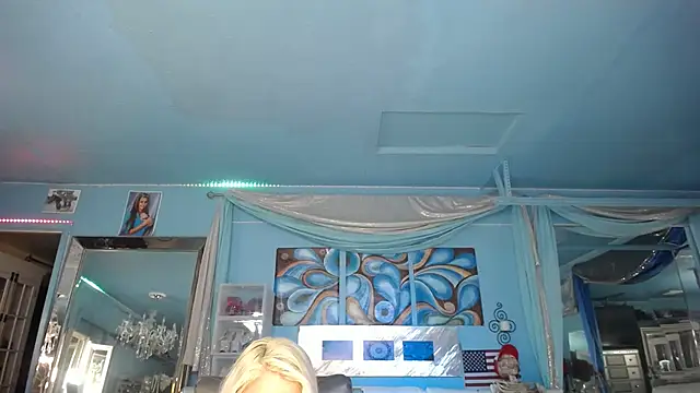 ADRIANNA FOX online show from February 22, 2025, 9:01 am