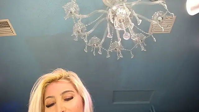 ADRIANNA FOX online show from March 3, 2025, 5:39 pm