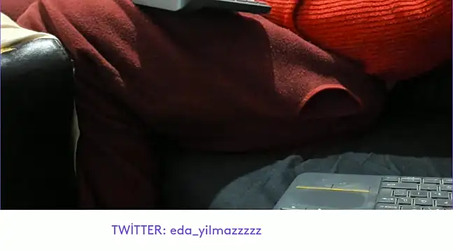 Snapshot of sexy_modelll chatting on February 21, 2025, 12:27 am sexy modelll online show from February 21, 2025, 12:27 am