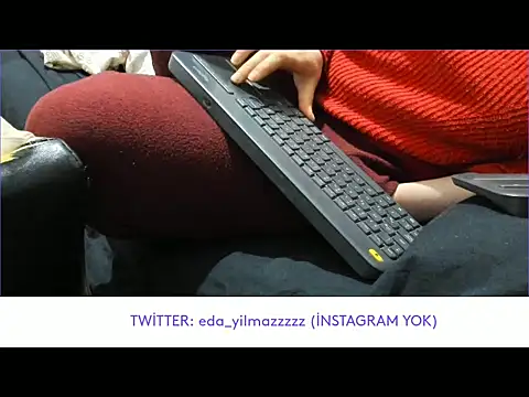 Snapshot of sexy_modelll chatting on March 22, 2025, 9:42 pm sexy modelll online show from March 22, 2025, 9:42 pm