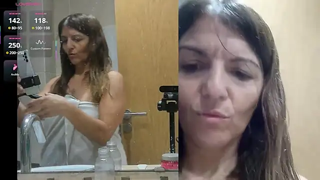 Carolain3 9 online show from November 21, 2025, 3:44 pm