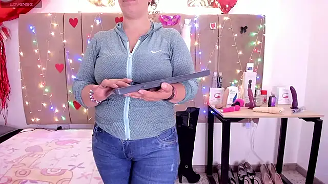 Snapshot of Zaly_mature chatting on November 16, 2025, 12:38 am Zaly mature online show from November 16, 2025, 12:38 am