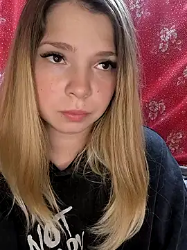 Zuli Kiska online show from October 25, 2025, 8:14 pm