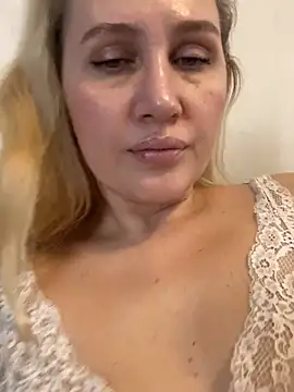 YourBlondee online show from December 27, 2024, 6:03 am