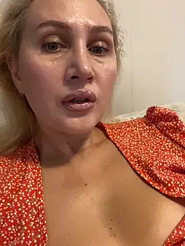 YourBlondee online show from October 3, 2025, 3:03 am