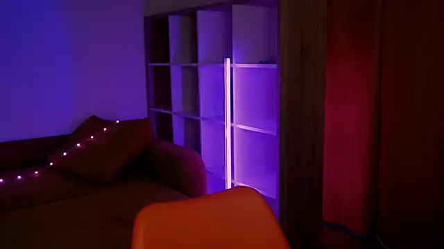 Snapshot of ItsAlisia chatting on October 3, 2025, 12:46 pm ItsAlisia online show from October 3, 2025, 12:46 pm