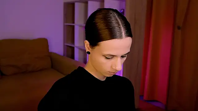 Snapshot of ItsAlisia chatting on November 27, 2025, 1:35 pm ItsAlisia online show from November 27, 2025, 1:35 pm