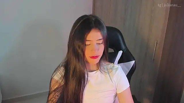 Snapshot of iriswest_ chatting on January 22, 2025, 10:59 pm iriswest  online show from January 22, 2025, 10:59 pm