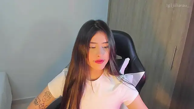 Snapshot of iriswest_ chatting on January 23, 2025, 2:02 am iriswest  online show from January 23, 2025, 2:02 am