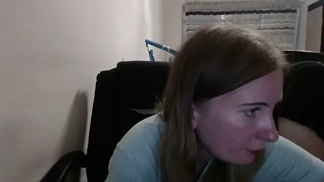 PeterAndJen online show from September 13, 2025, 5:13 pm