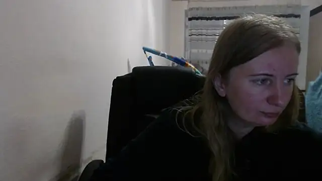 PeterAndJen online show from September 20, 2025, 7:15 pm