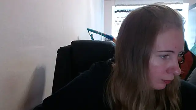 PeterAndJen online show from September 21, 2025, 7:21 am