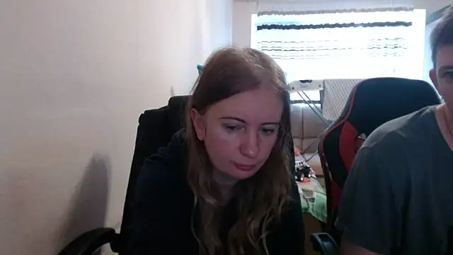 PeterAndJen online show from September 22, 2025, 7:32 am