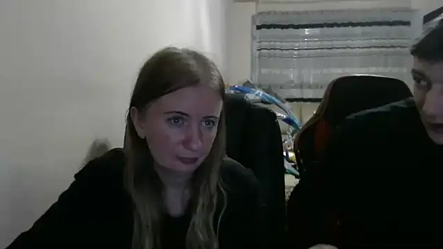 PeterAndJen online show from September 28, 2025, 7:19 pm