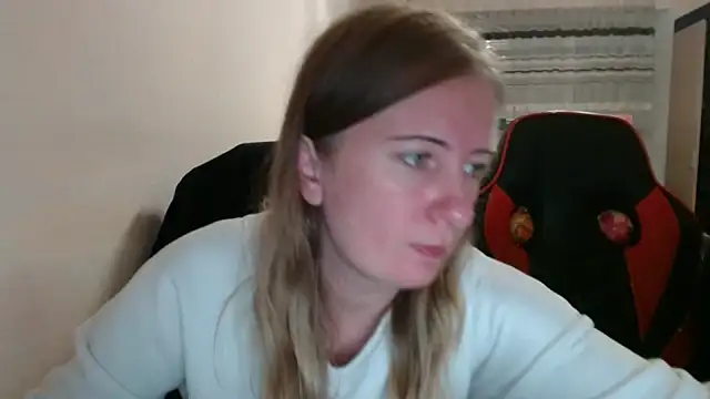 PeterAndJen online show from October 5, 2025, 7:01 pm