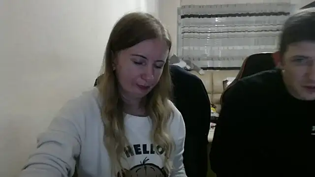 PeterAndJen online show from October 6, 2025, 7:33 pm