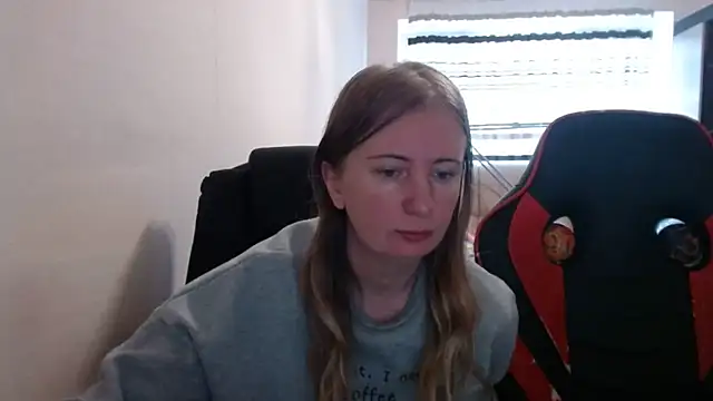 PeterAndJen online show from October 15, 2025, 7:08 am