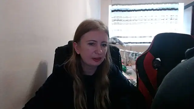 PeterAndJen online show from October 28, 2025, 7:12 am