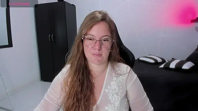 tamy shine87 online show from November 2, 2025, 11:40 pm