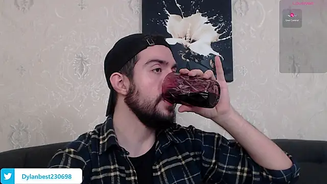 Snapshot of Dylan_Best chatting on December 22, 2024, 2:28 am Dylan Best online show from December 22, 2024, 2:28 am