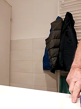 Snapshot of Einhorn527 chatting on January 6, 2025, 6:10 pm Einhorn527 online show from January 6, 2025, 6:10 pm