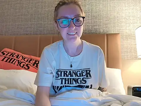 Snapshot of short_sweetpea chatting on September 8, 2025, 3:11 pm short sweetpea online show from September 8, 2025, 3:11 pm