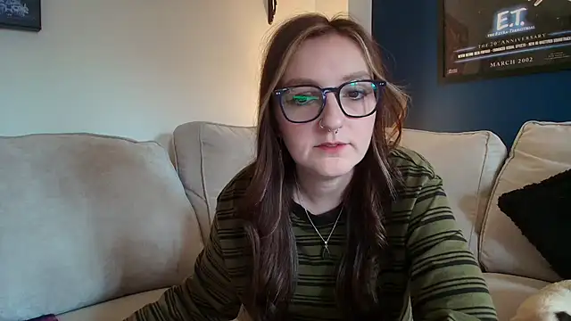 Snapshot of short_sweetpea chatting on November 3, 2025, 9:32 am short sweetpea online show from November 3, 2025, 9:32 am