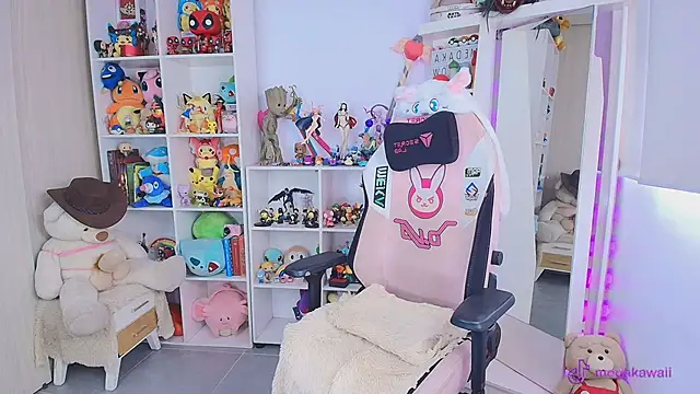 meda kawaii  online show from November 23, 2025, 3:01 pm