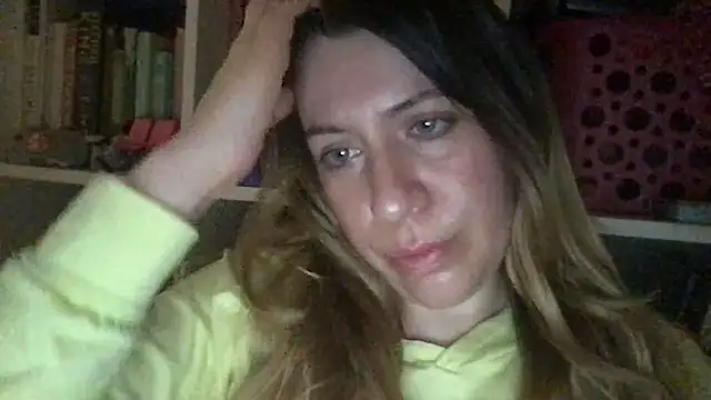 Snapshot of HYPHYtype chatting on December 24, 2024, 7:49 am HYPHYtype online show from December 24, 2024, 7:49 am