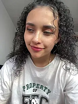 Lucy Marin online show from February 5, 2025, 10:01 pm