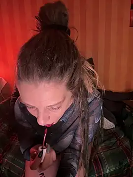 MenaDreadfull online show from January 4, 2025, 7:23 pm