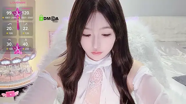 Happy Kitty online show from November 20, 2025, 3:12 pm