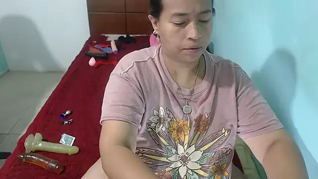 Snapshot of NatalySexxxMilk chatting on December 2, 2025, 8:41 am NatalySexxxMilk online show from December 2, 2025, 8:41 am