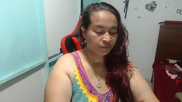 Snapshot of NatalySexxxMilk chatting on December 5, 2025, 6:11 am NatalySexxxMilk online show from December 5, 2025, 6:11 am