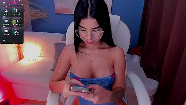 Snapshot of VictoriaLeia chatting on March 17, 2025, 10:17 pm VictoriaLeia online show from March 17, 2025, 10:17 pm