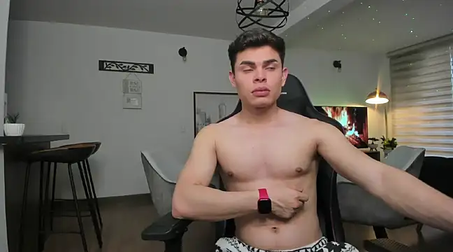 alejooo twink online show from February 24, 2025, 11:41 pm