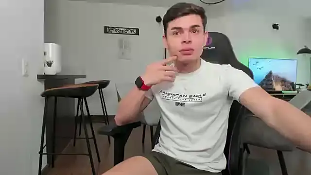 alejooo twink online show from February 25, 2025, 6:53 pm