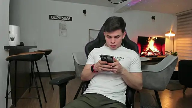 alejooo twink online show from February 25, 2025, 9:57 pm