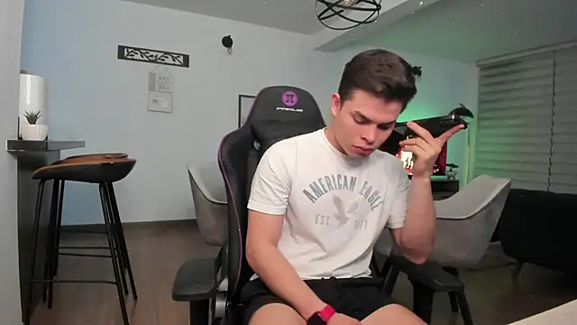 alejooo twink online show from March 2, 2025, 5:12 am